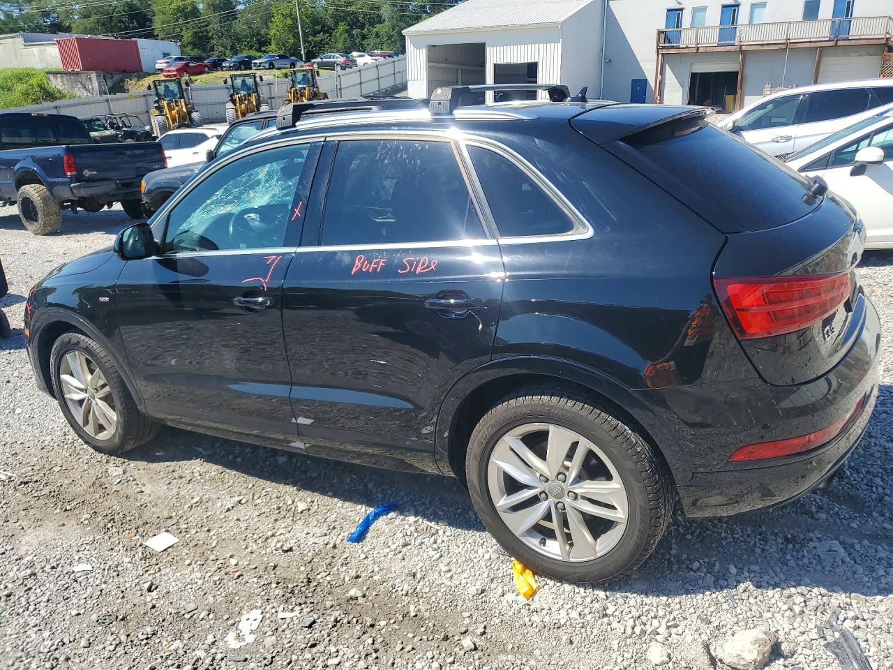 WA1JCCFS5JR019270 · 2018 AUDI Q3 · 2/13