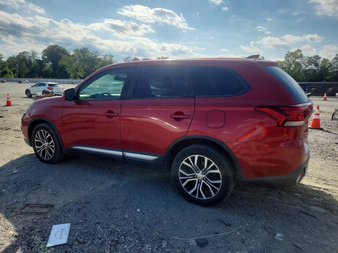 JA4AZ3A39JZ039181 · 2018 MITSUBISHI OUTLANDER · 2/13