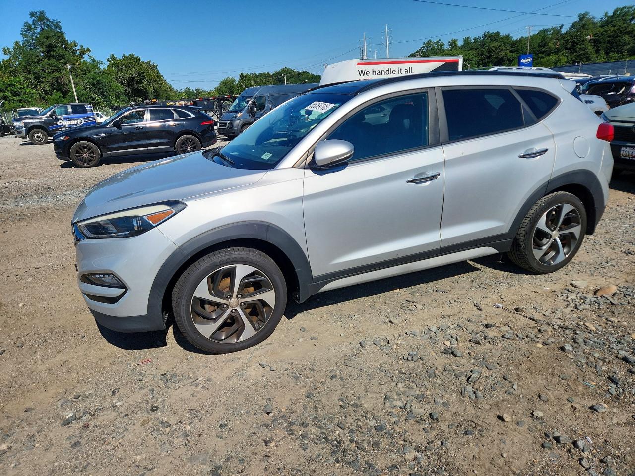 KM8J3CA23JU615371 · 2018 HYUNDAI TUCSON