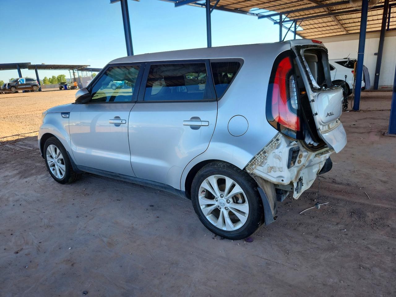 KNDJP3A52F7769143 · 2015 KIA SOUL · 2/13