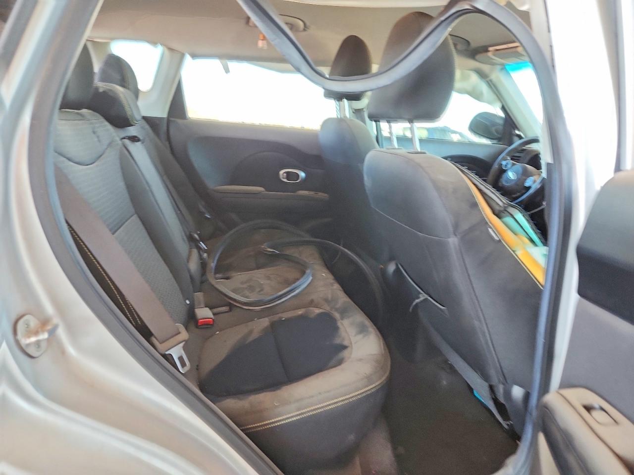 KNDJP3A52F7769143 · 2015 KIA SOUL · 11/13