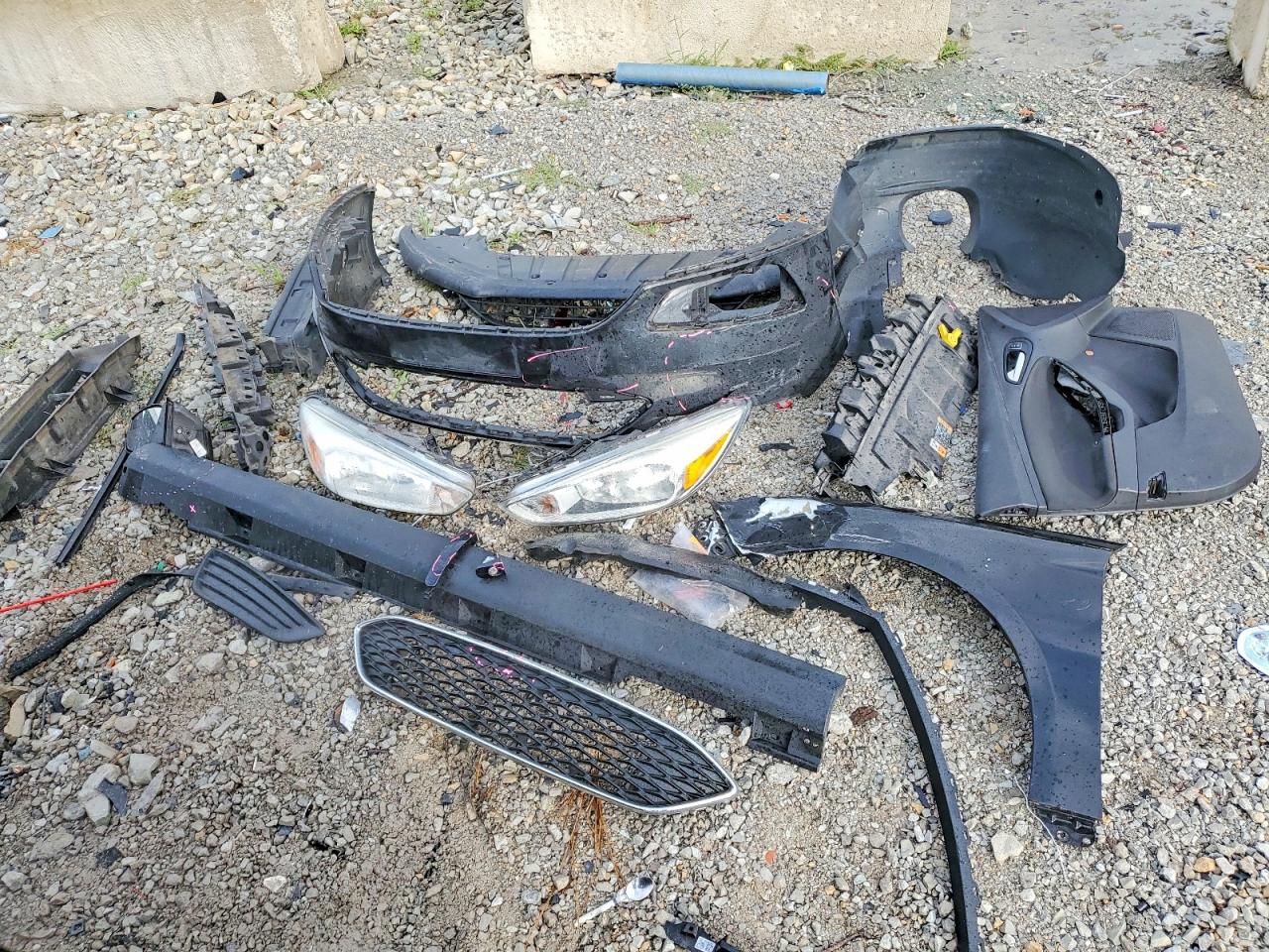 1FADP3F29FL200492 · 2015 FORD FOCUS · 12/13