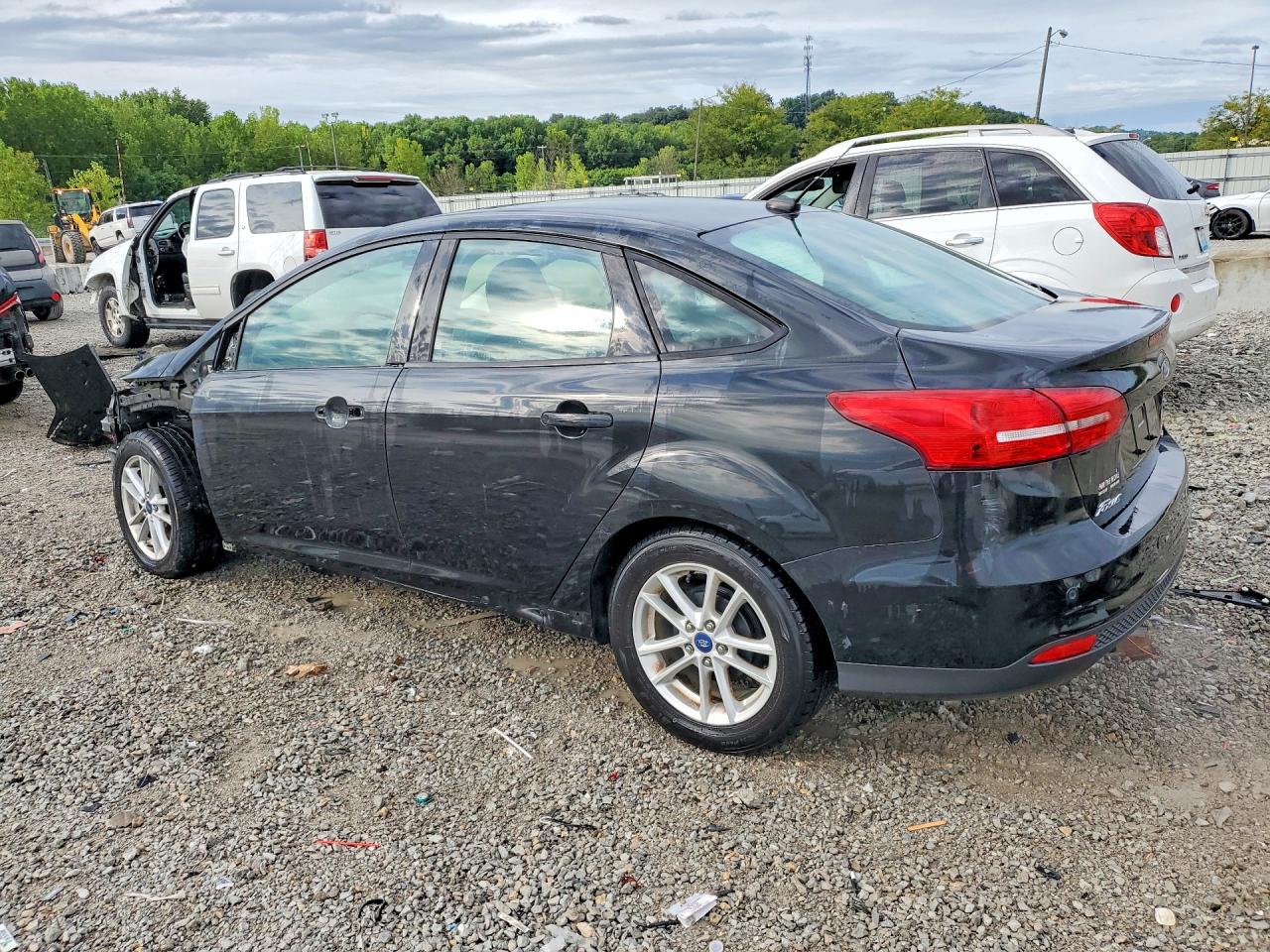 1FADP3F29FL200492 · 2015 FORD FOCUS · 2/13
