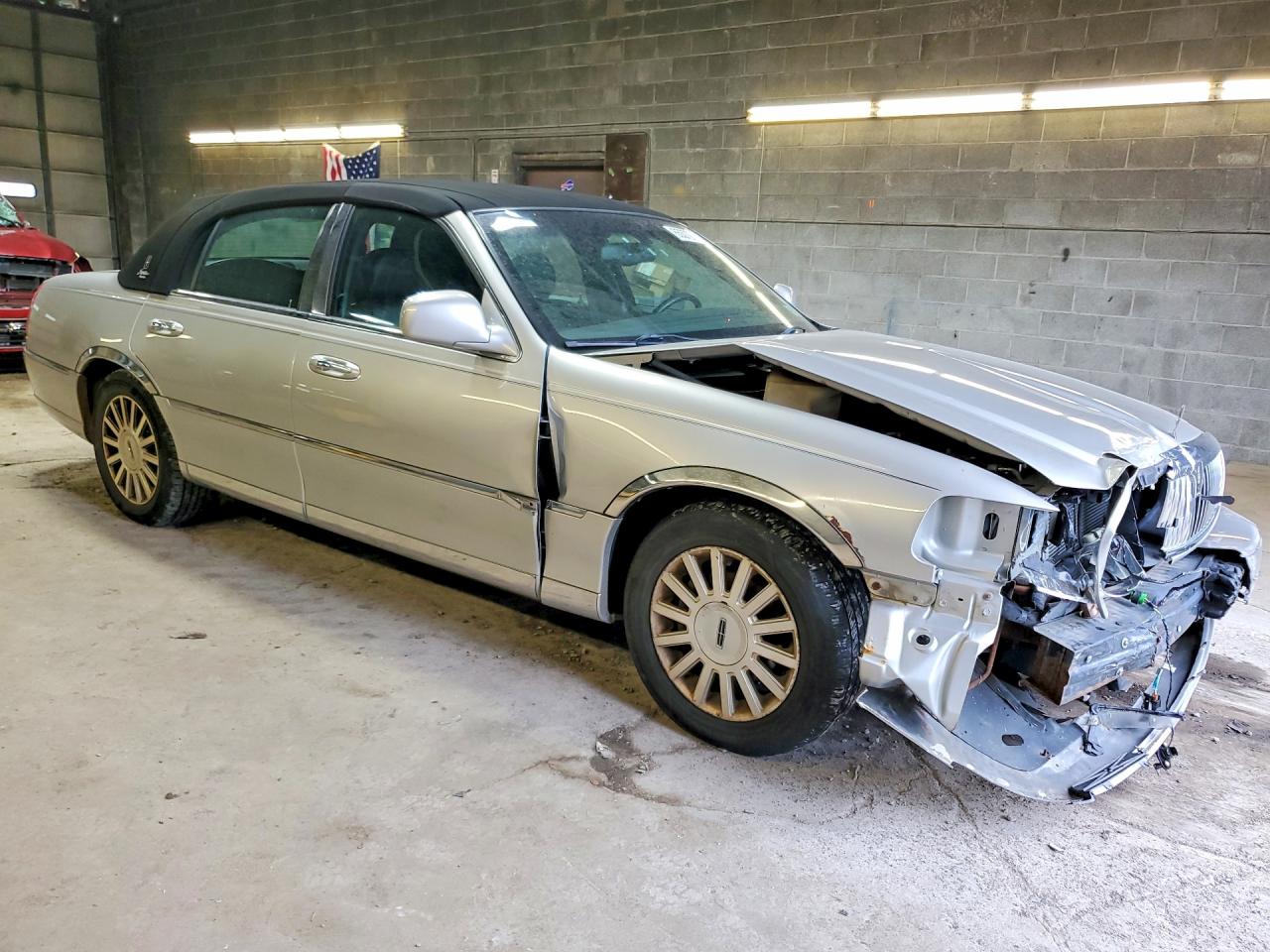 1LNHM81W94Y615917 · 2004 LINCOLN TOWN CAR · 4/12