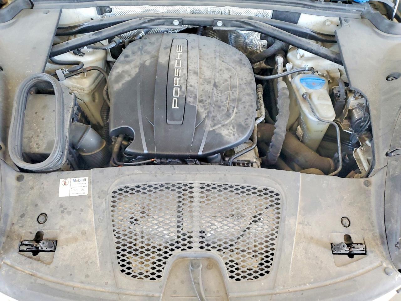 WP1AA2A51HLB02181 · 2017 PORSCHE MACAN · 12/13