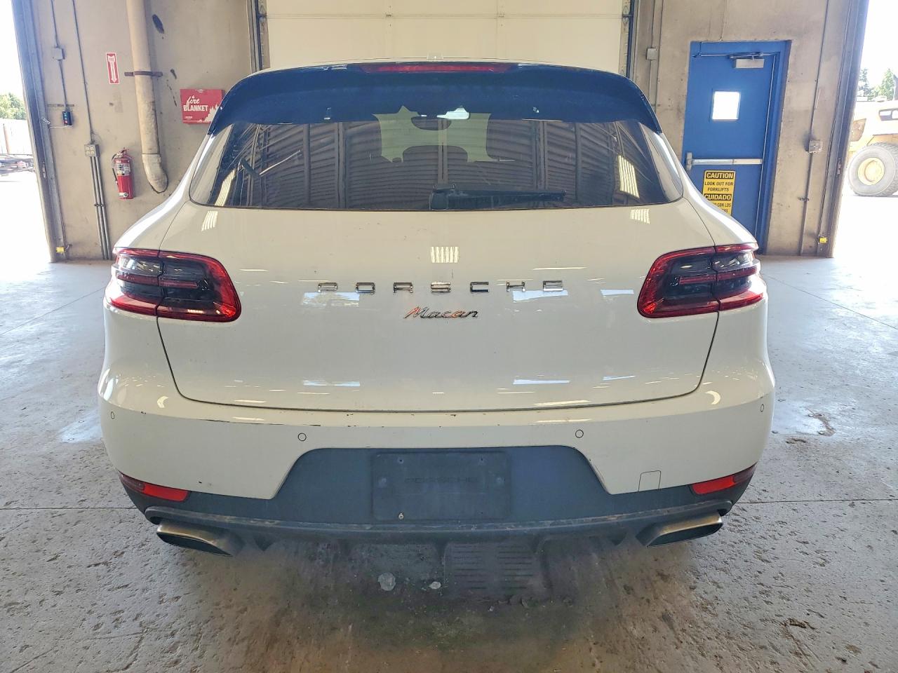 WP1AA2A51HLB02181 · 2017 PORSCHE MACAN · 6/13