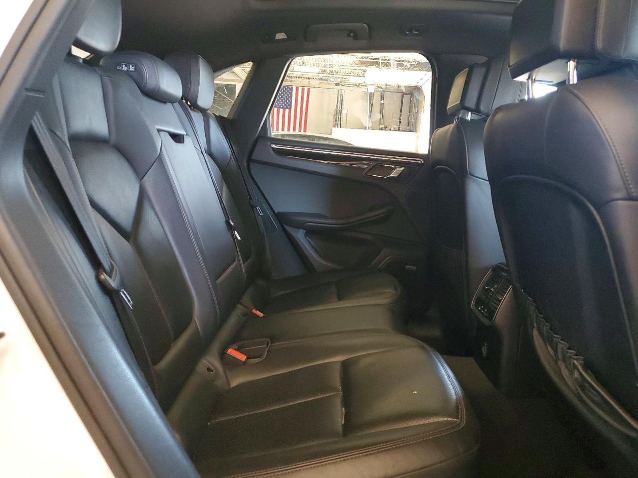WP1AA2A51HLB02181 · 2017 PORSCHE MACAN · 11/13