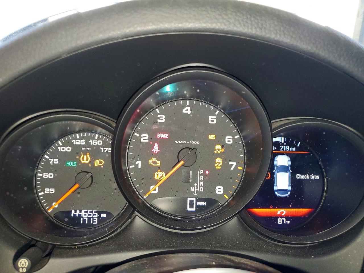 WP1AA2A51HLB02181 · 2017 PORSCHE MACAN · 9/13