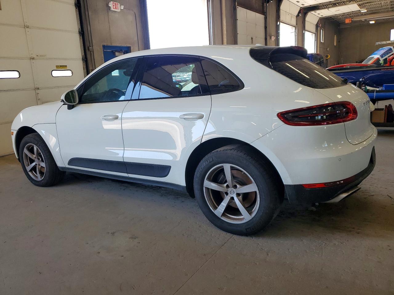 WP1AA2A51HLB02181 · 2017 PORSCHE MACAN · 2/13