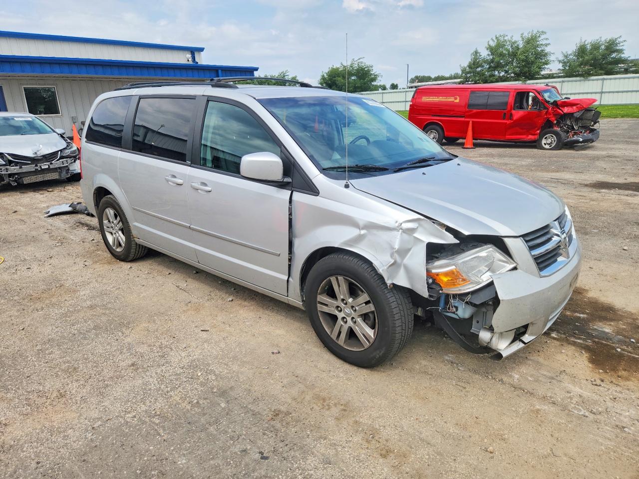 2D4RN6DX1AR364845 · 2010 DODGE GRAND CARAVAN · 4/14
