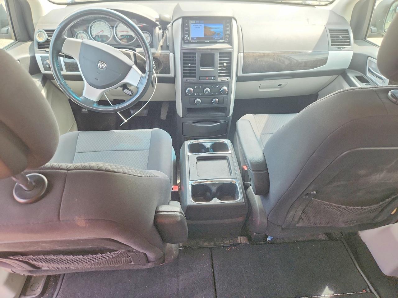 2D4RN6DX1AR364845 · 2010 DODGE GRAND CARAVAN · 8/14