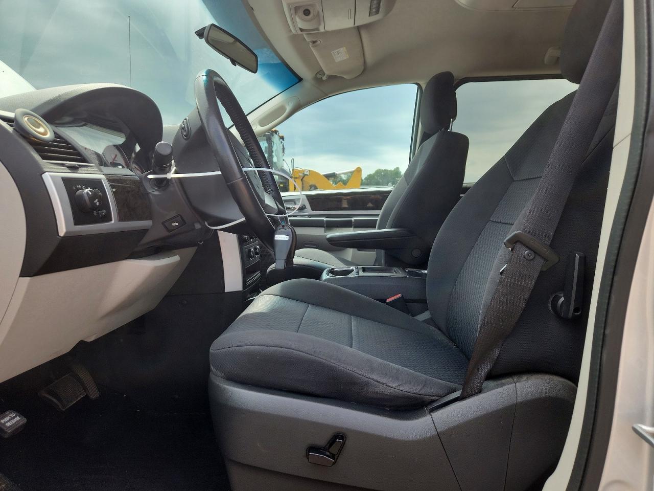 2D4RN6DX1AR364845 · 2010 DODGE GRAND CARAVAN · 7/14