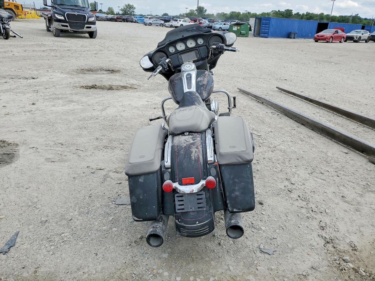 1HD1KRM12FB699987 · 2015 HARLEY-DAVIDSON FLHXS · 4/9