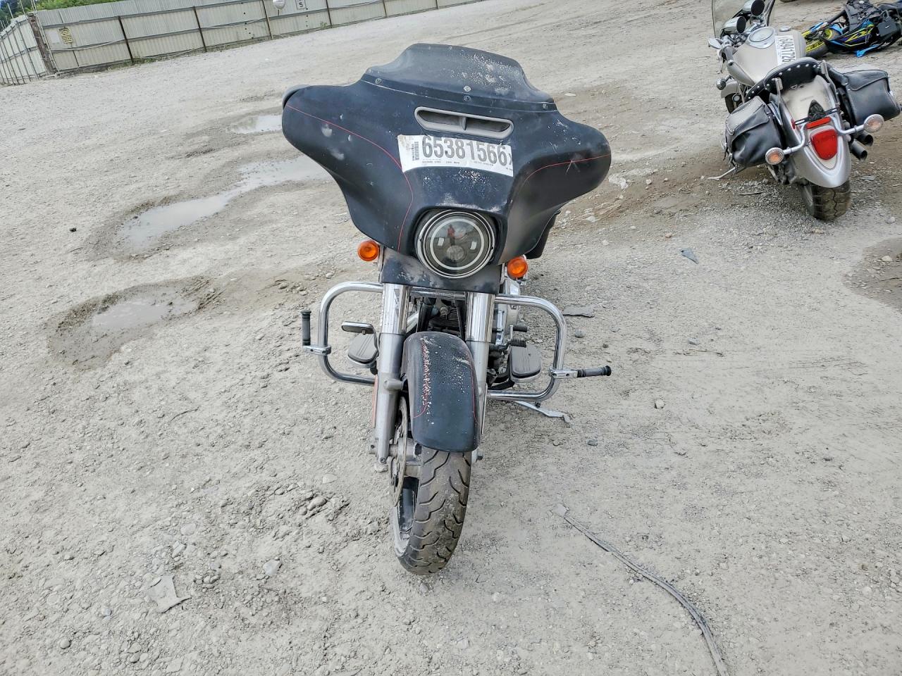 1HD1KRM12FB699987 · 2015 HARLEY-DAVIDSON FLHXS · 2/9