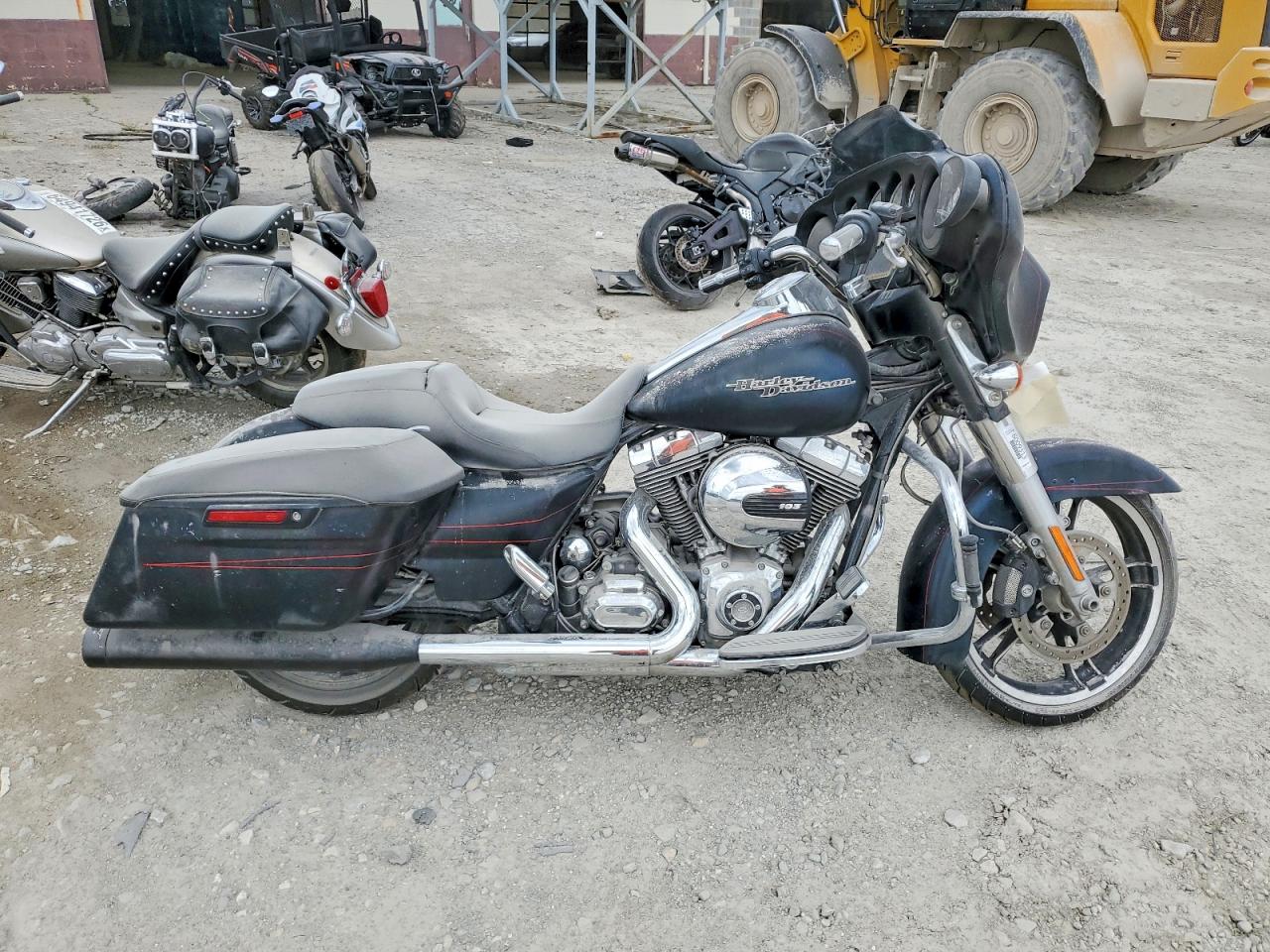 1HD1KRM12FB699987 · 2015 HARLEY-DAVIDSON FLHXS