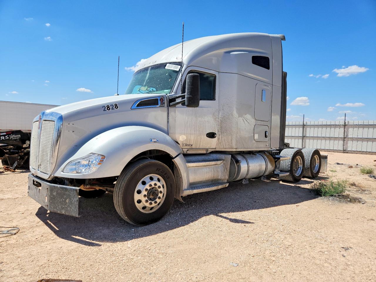 1XKYD49X2GJ114377 · 2016 KENWORTH T680