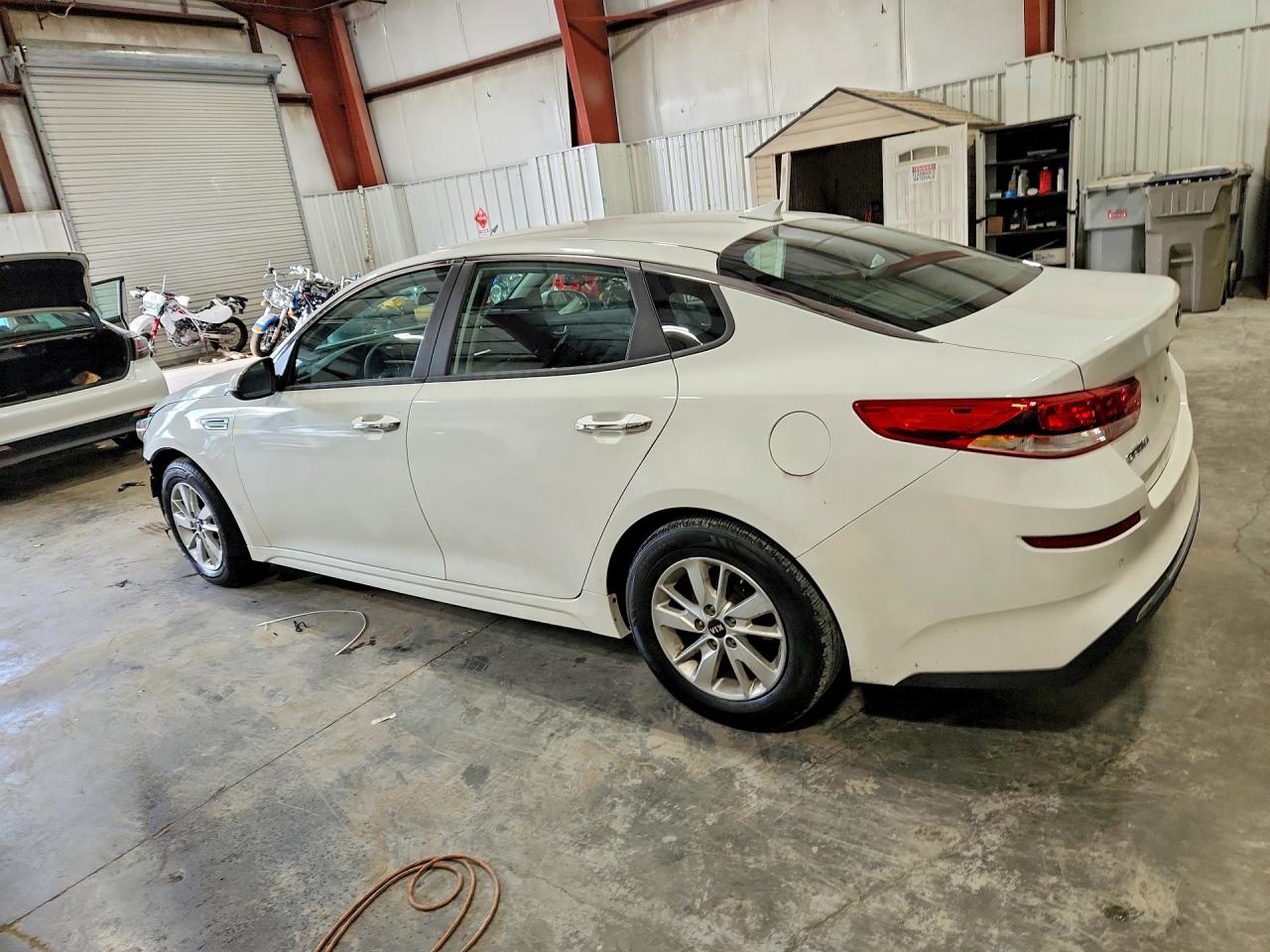 5XXGT4L39KG370724 · 2019 KIA OPTIMA · 2/12