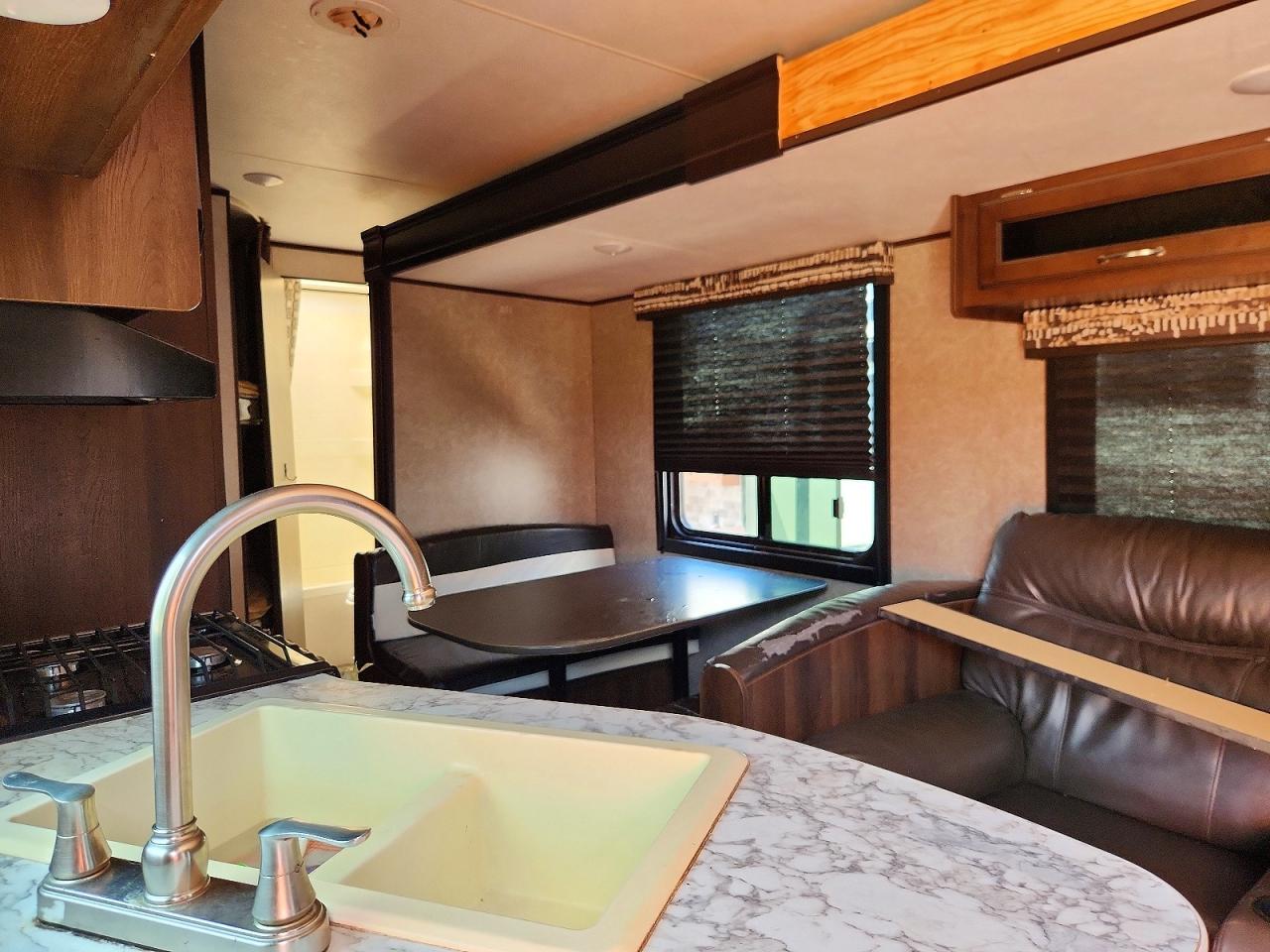 1UJBJ0BP6J17W0087 · 2018 JAYCO JAY FLIGHT · 6/10