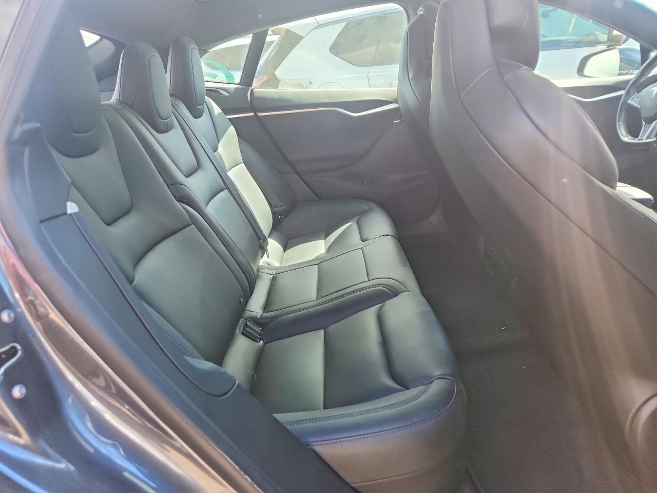 5YJSA1E28HF222255 · 2017 TESLA MODEL S · 10/12