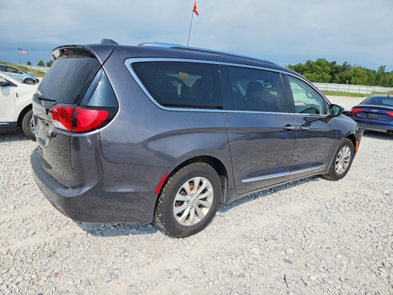 2C4RC1BG6KR554148 · 2019 CHRYSLER PACIFICA · 3/13