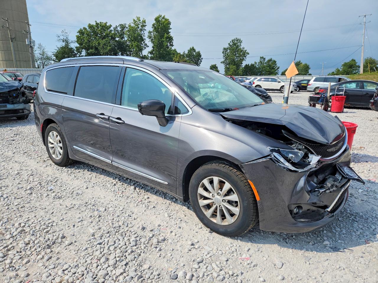 2C4RC1BG6KR554148 · 2019 CHRYSLER PACIFICA · 4/13