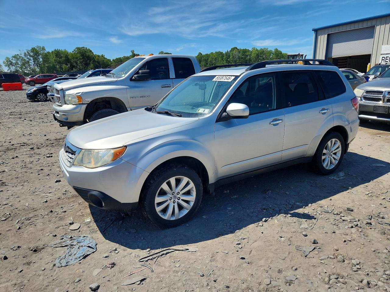 JF2SHAEC3BH751769 · 2011 SUBARU FORESTER