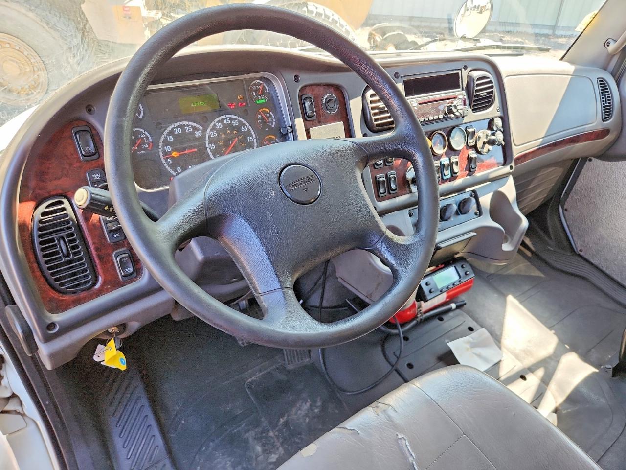 3ALACXFC4JDJV7419 · 2018 FREIGHTLINER M2 · 8/12