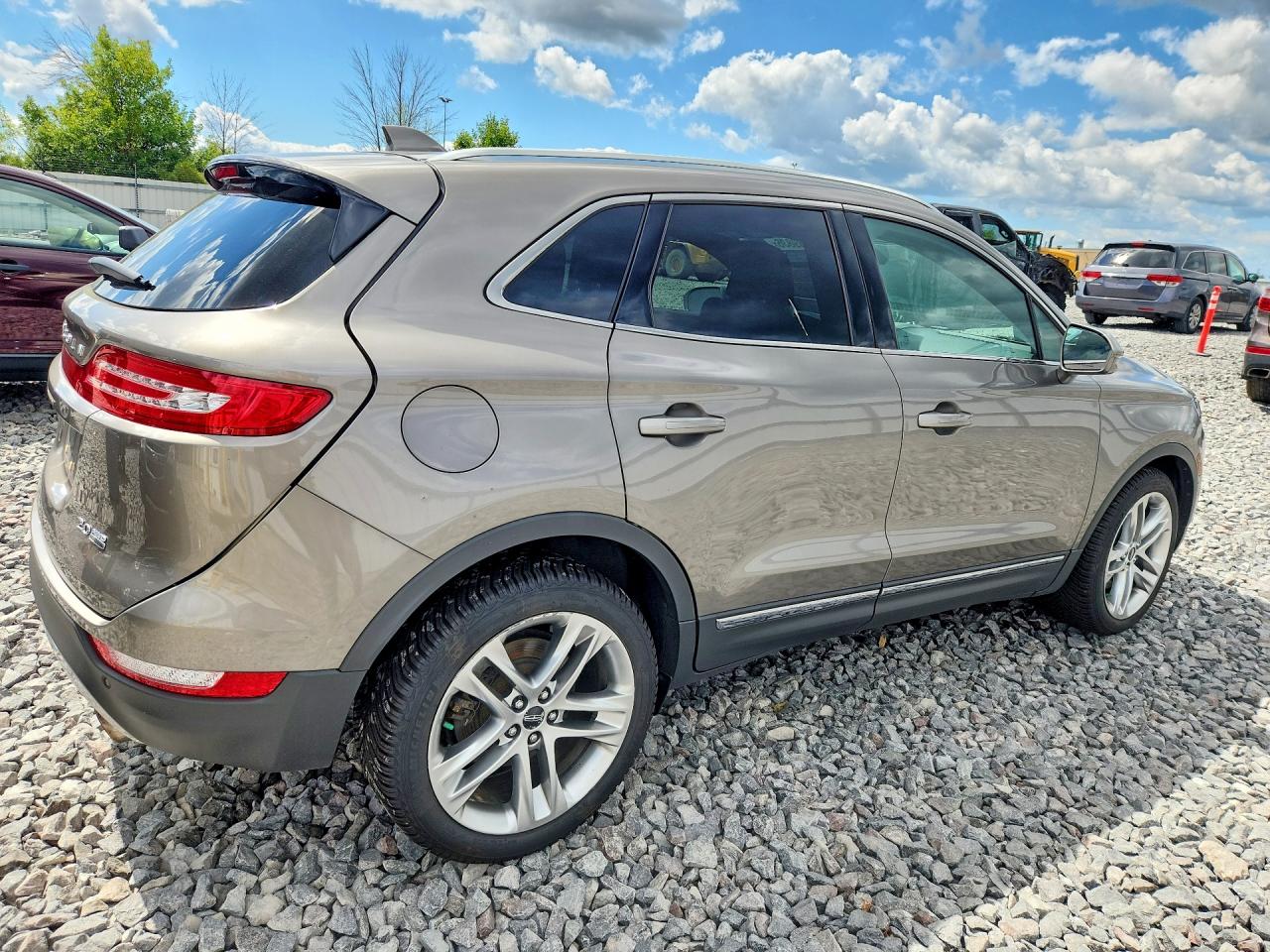5LMCJ3D94GUJ18715 · 2016 LINCOLN MKC · 3/13