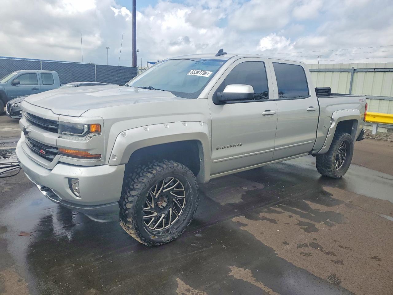 3GCUKREC3HG221327 · 2017 CHEVROLET SILVERADO