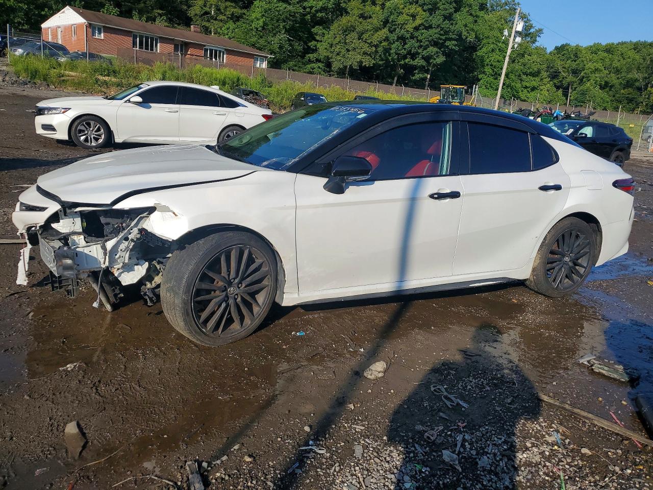 4T1B61HK3KU216998 · 2019 TOYOTA CAMRY