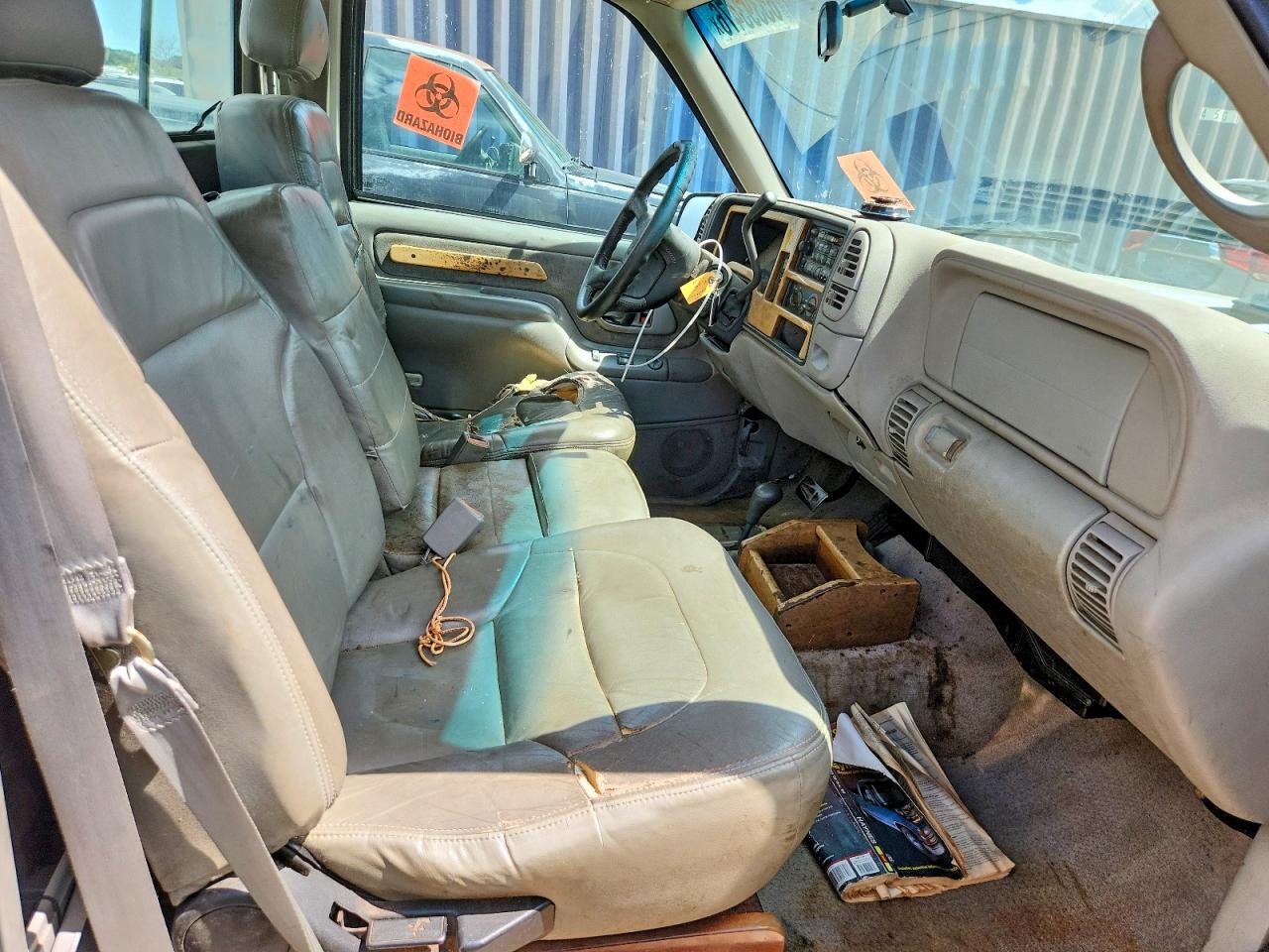 1GBEK14R8VZ238846 · 1997 CHEVROLET GMT-400 · 10/13