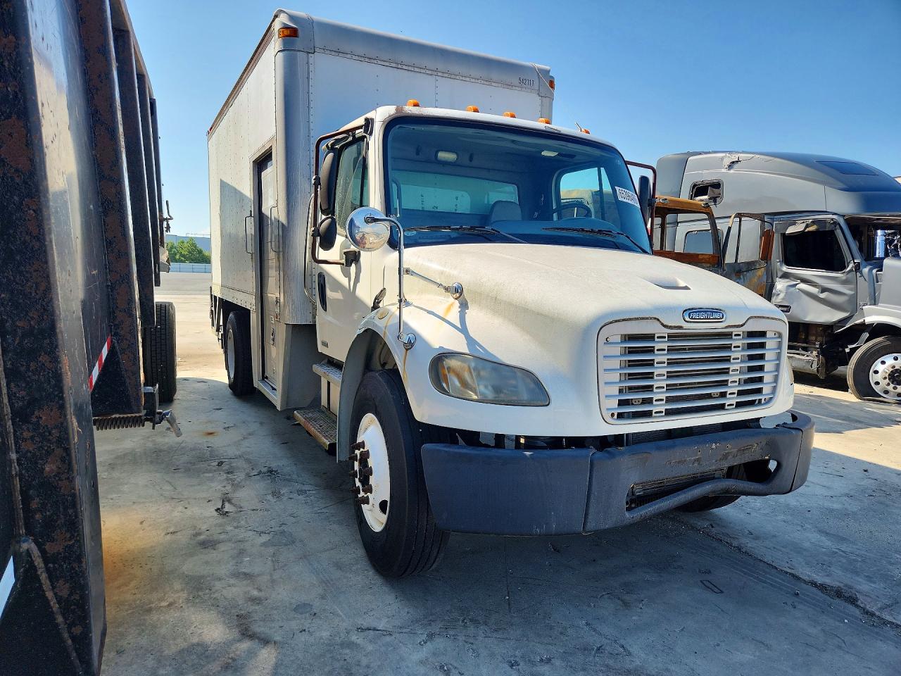 1FVACWDC47HY79327 · 2007 FREIGHTLINER M2 · 4/13