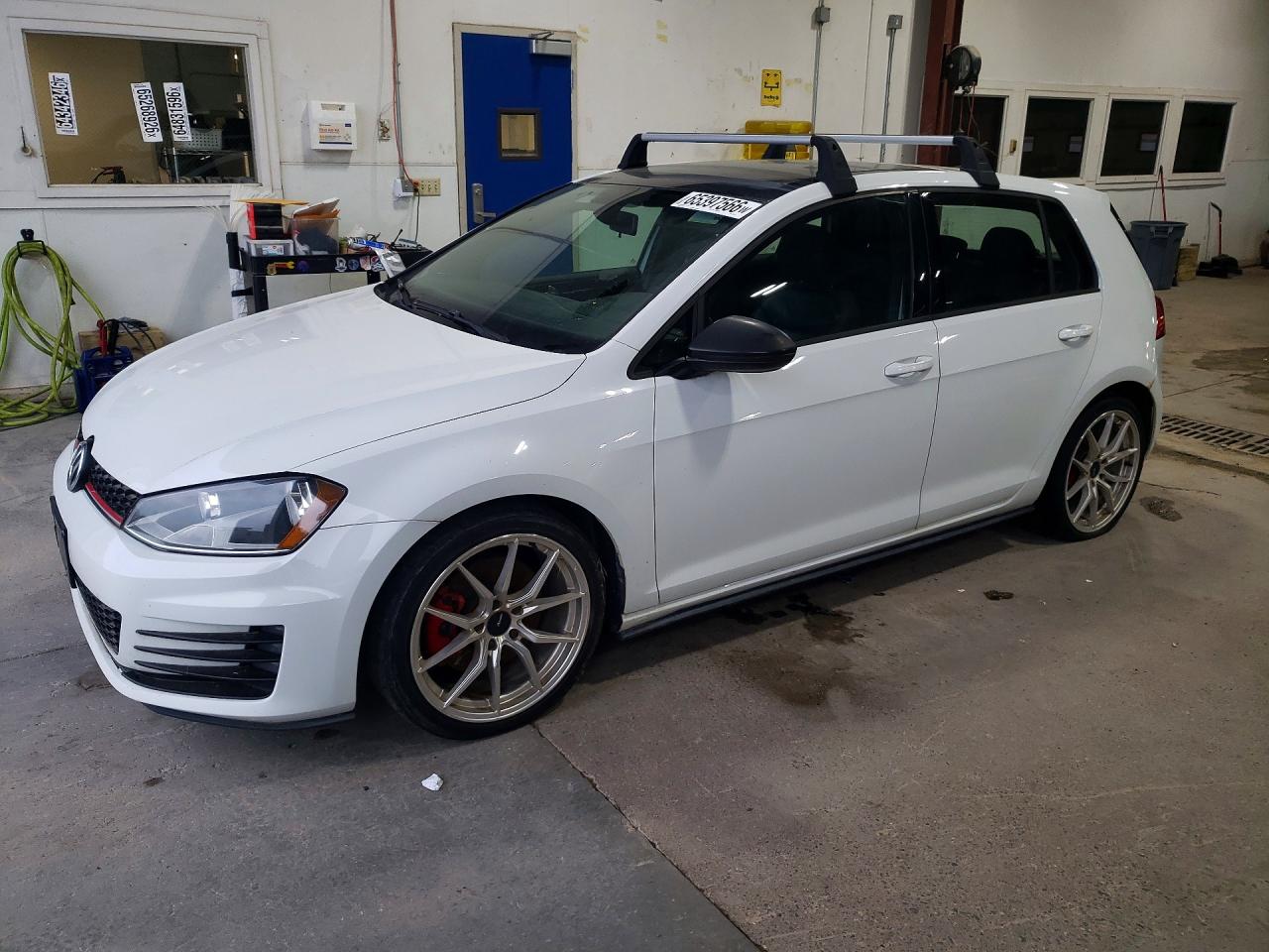 3VW5T7AU5FM021937 · 2015 VOLKSWAGEN GTI