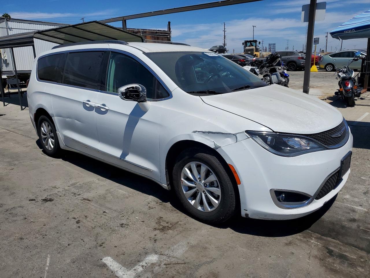 2C4RC1BG5HR572455 · 2017 CHRYSLER PACIFICA · 4/13