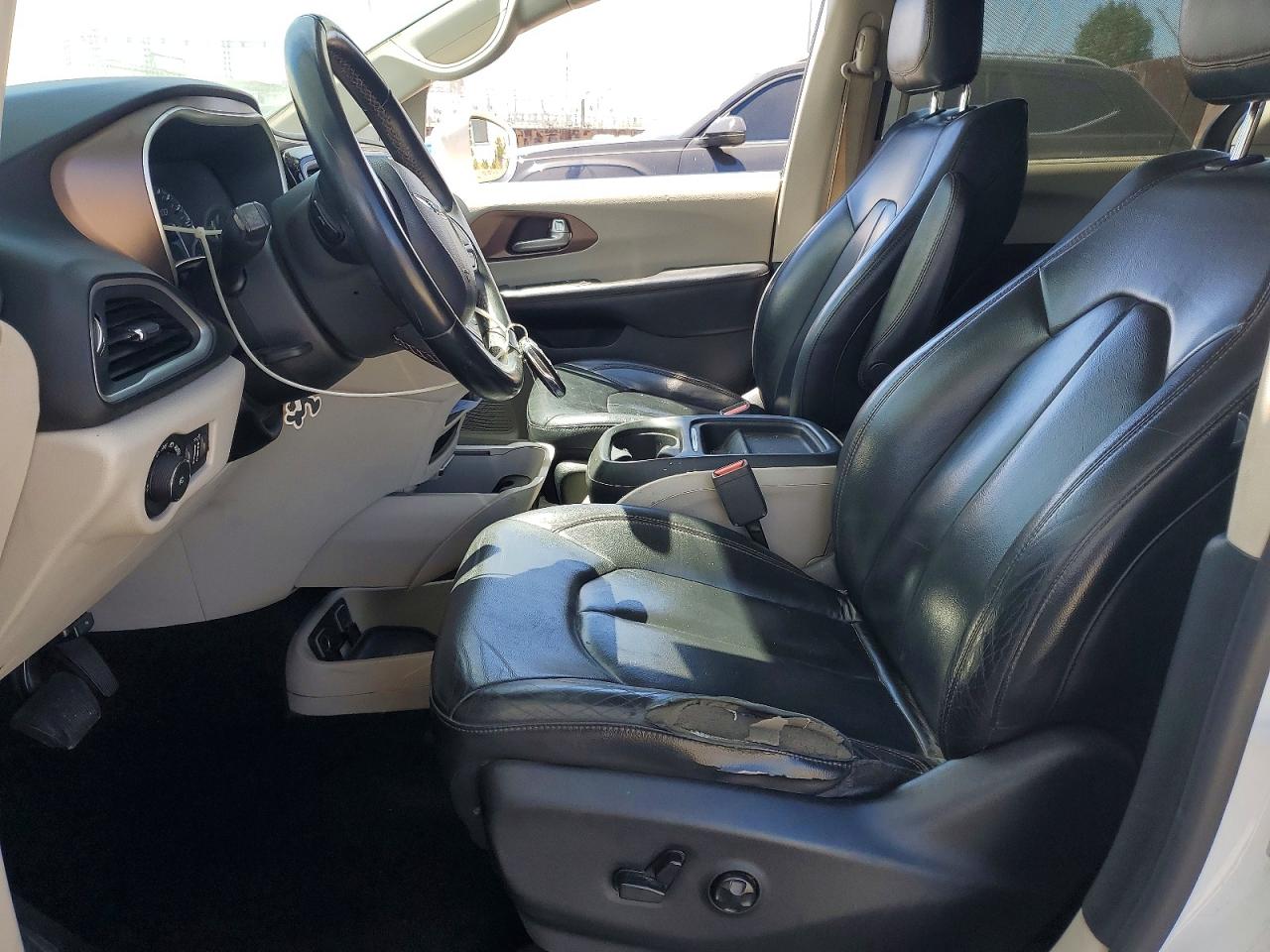 2C4RC1BG5HR572455 · 2017 CHRYSLER PACIFICA · 7/13