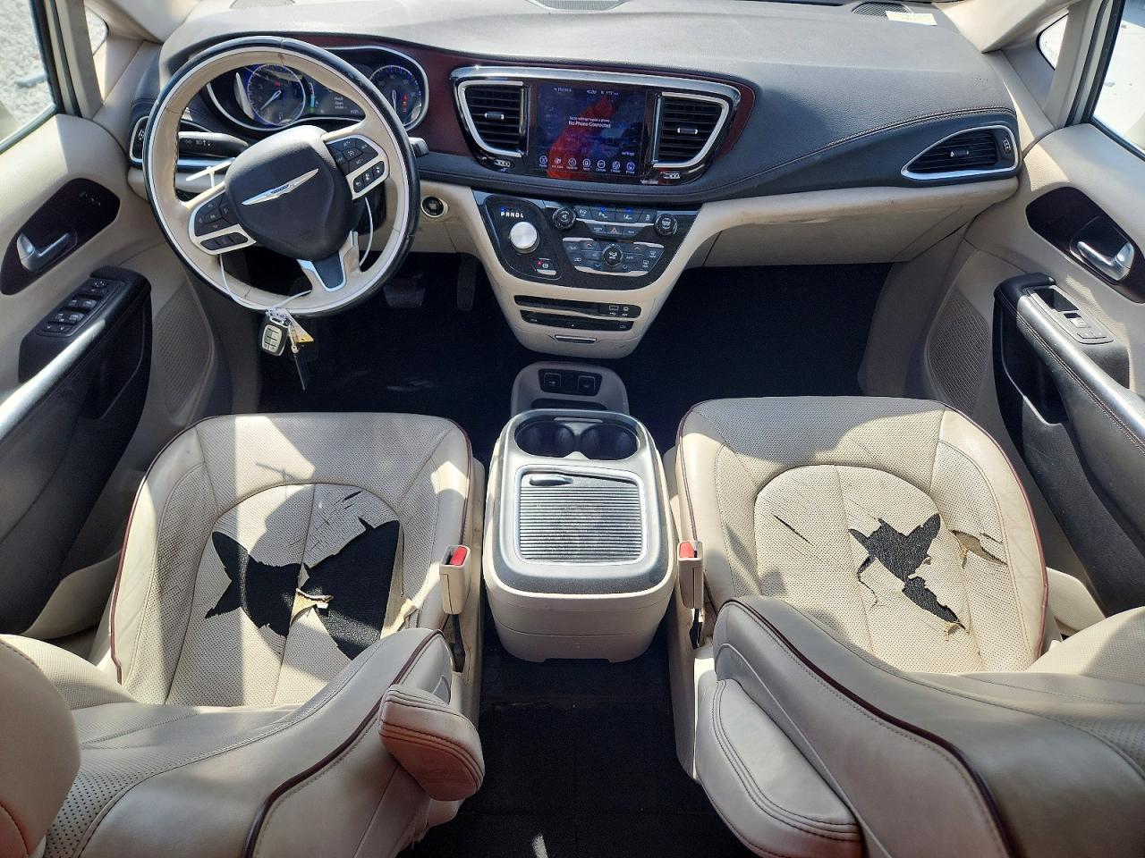 2C4RC1GG5HR564932 · 2017 CHRYSLER PACIFICA · 8/14