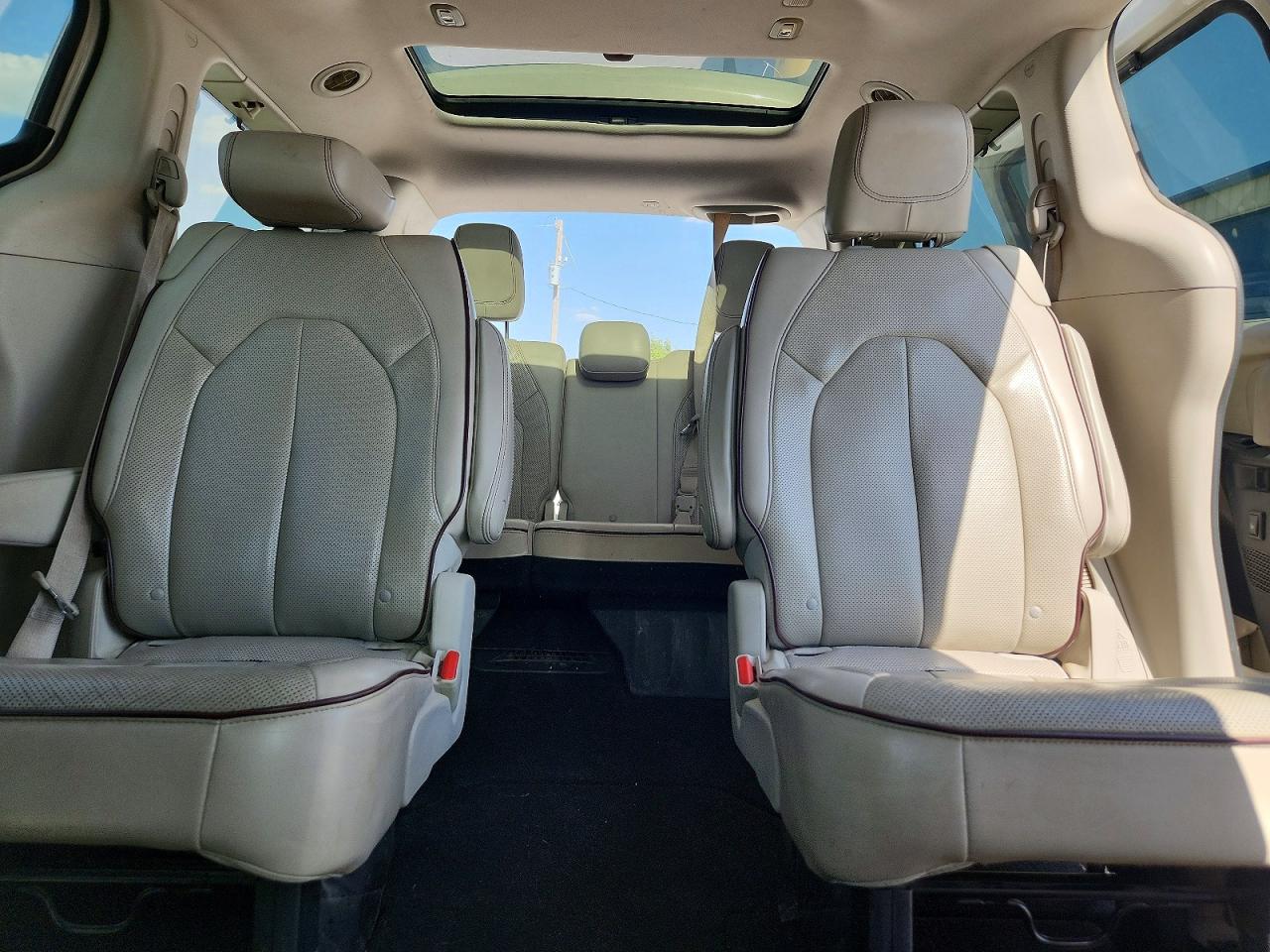 2C4RC1GG5HR564932 · 2017 CHRYSLER PACIFICA · 10/14