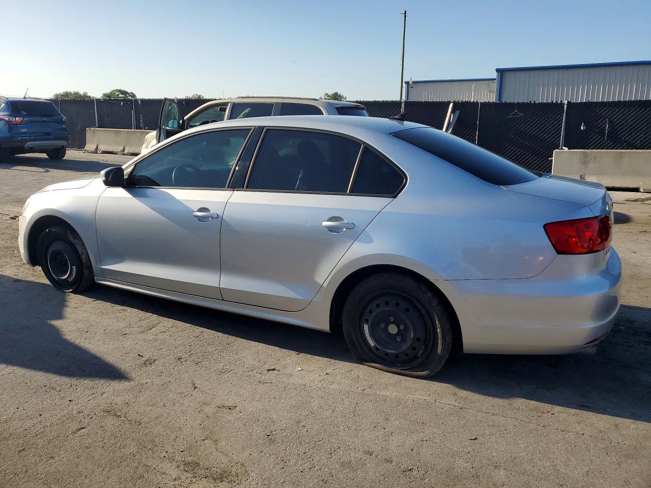 3VWD07AJ9EM239775 · 2014 VOLKSWAGEN JETTA · 2/12