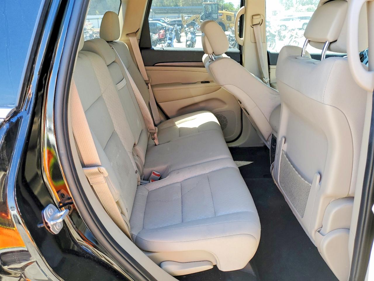 1C4RJEAG8JC300916 · 2018 JEEP GRAND CHEROKEE · 11/13