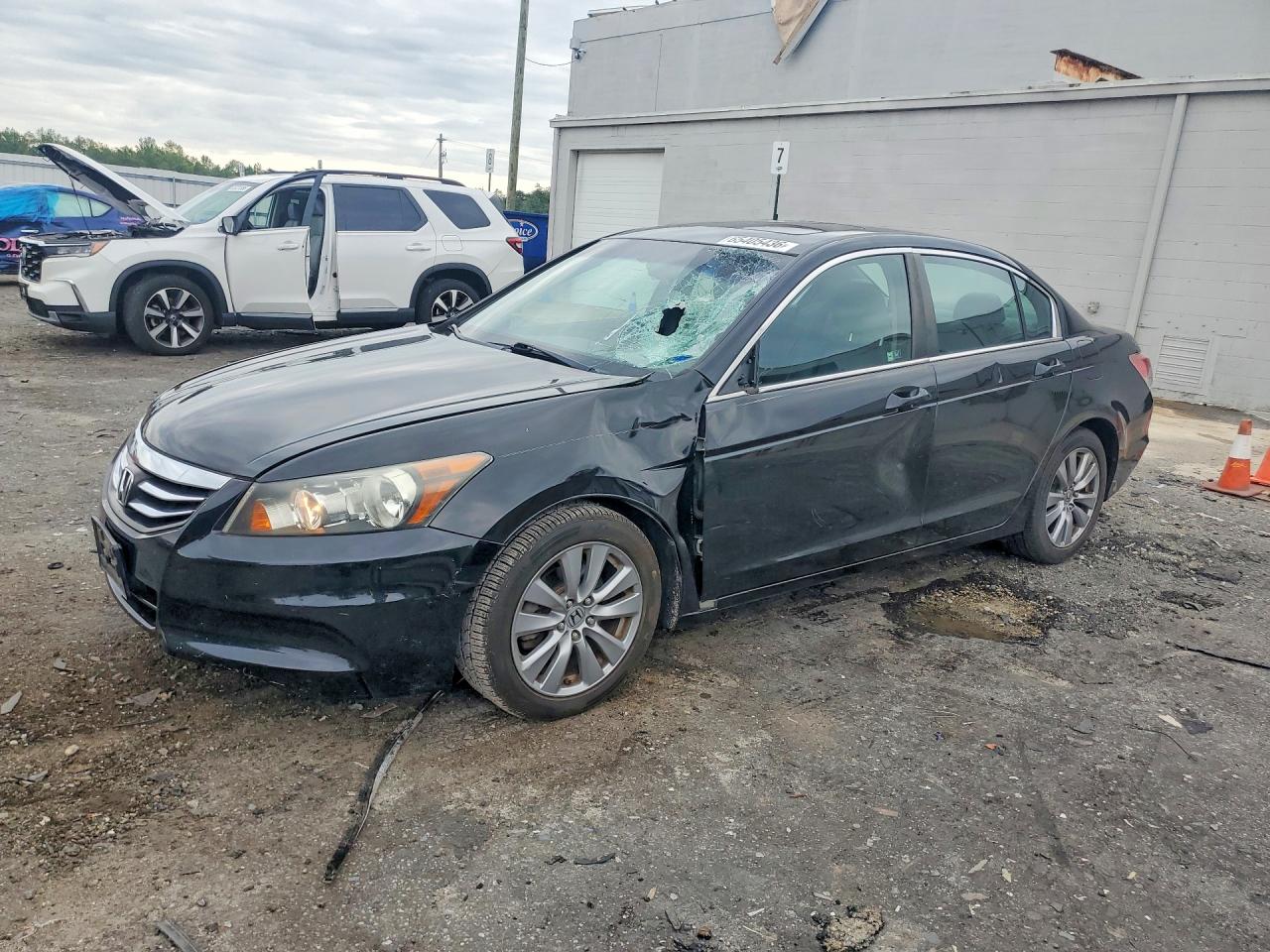 1HGCP2F82BA130071 · 2011 HONDA ACCORD