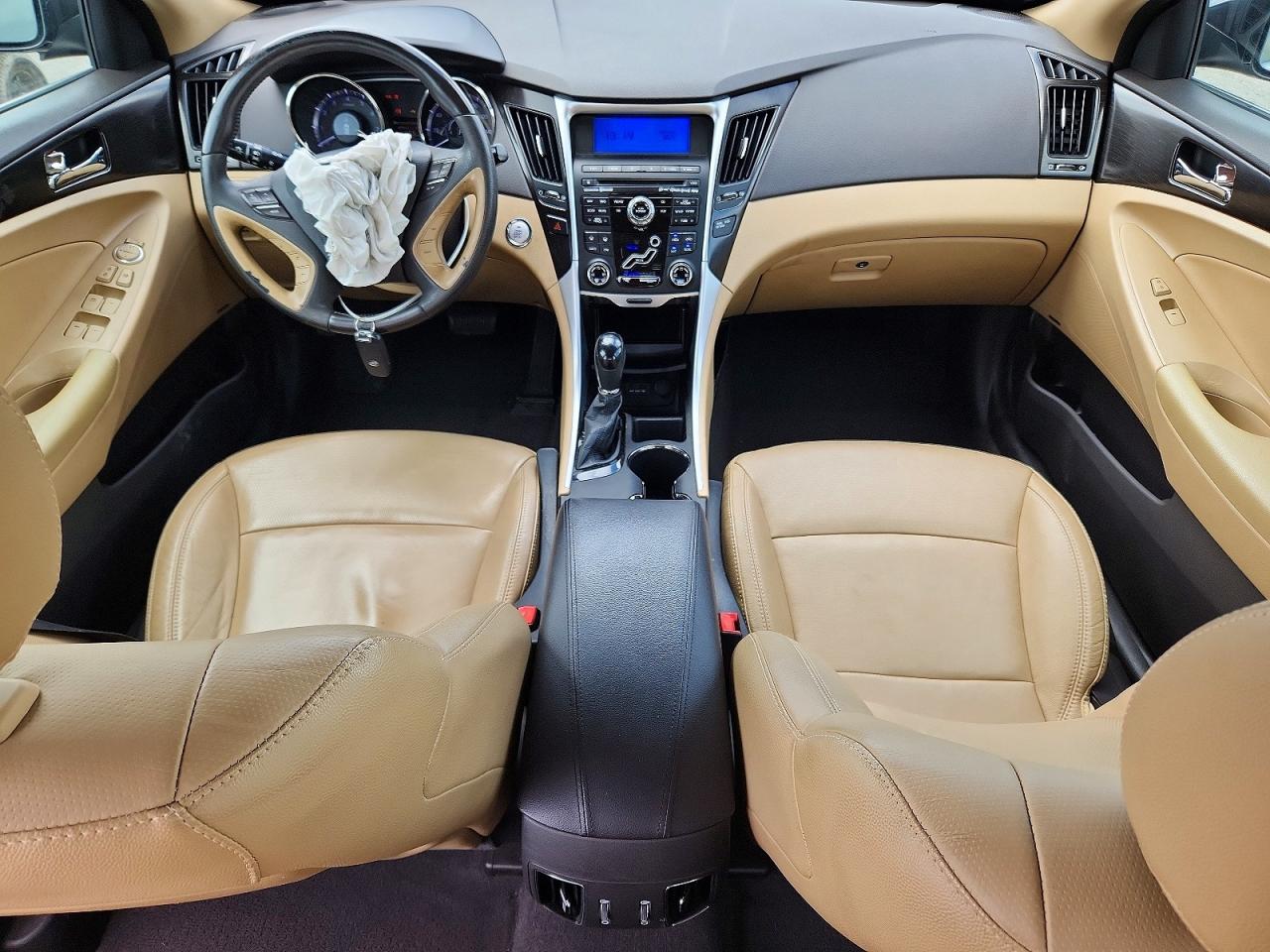 5NPEC4AC2BH123821 · 2011 HYUNDAI SONATA · 8/12