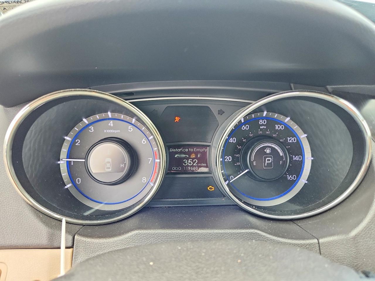 5NPEC4AC2BH123821 · 2011 HYUNDAI SONATA · 9/12