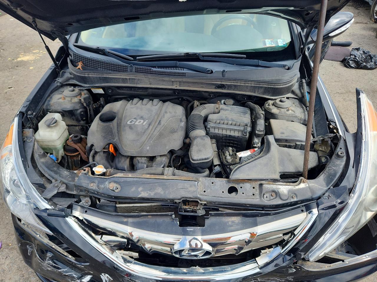 5NPEC4AC2BH123821 · 2011 HYUNDAI SONATA · 11/12