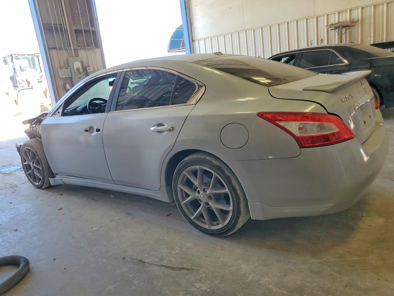 1N4AA5AP6BC843895 · 2011 NISSAN MAXIMA · 2/13