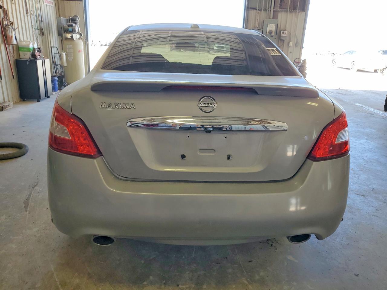 1N4AA5AP6BC843895 · 2011 NISSAN MAXIMA · 6/13