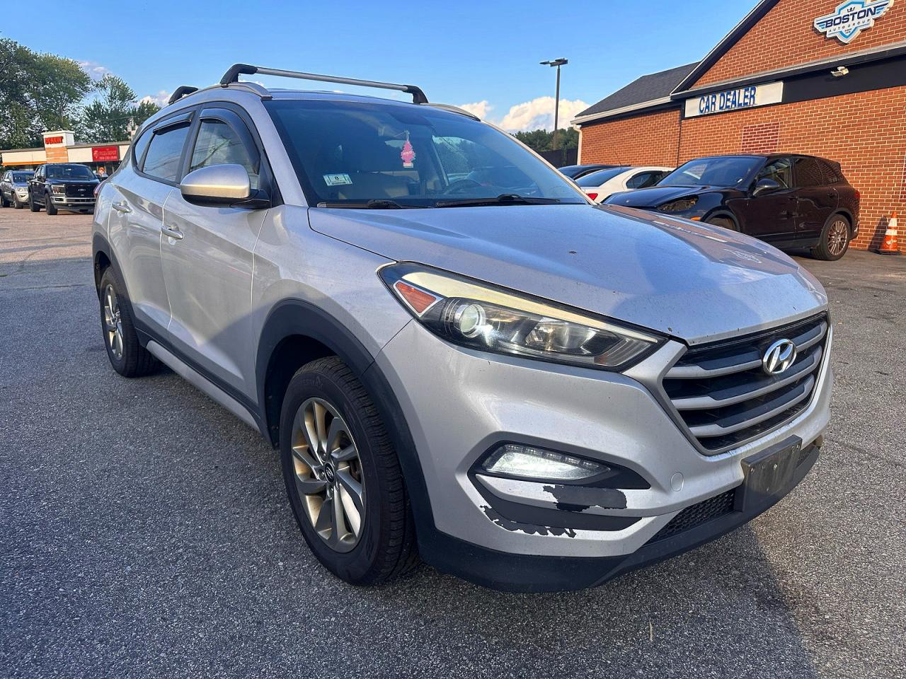 KM8J3CA49JU676774 · 2018 HYUNDAI TUCSON