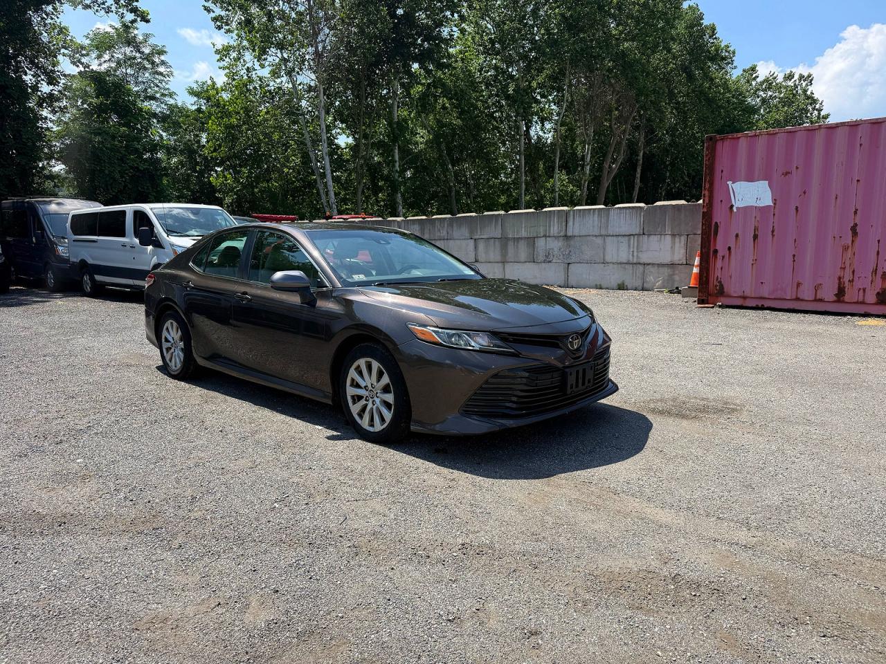 4T1B11HK9JU577102 · 2018 TOYOTA CAMRY