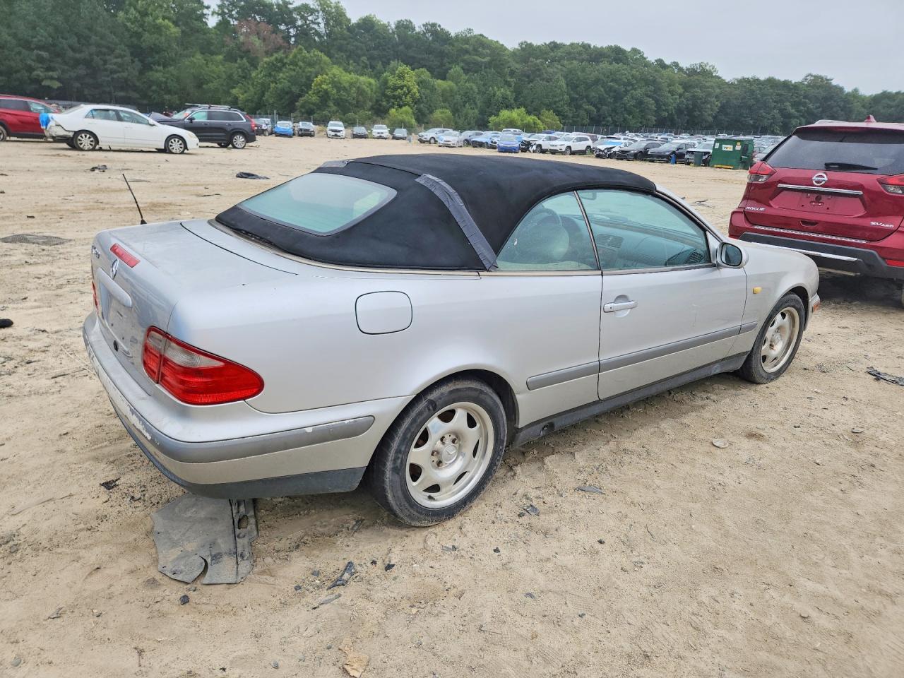 WDBLK65G4XT026480 · 1999 MERCEDES-BENZ CLK · 3/13