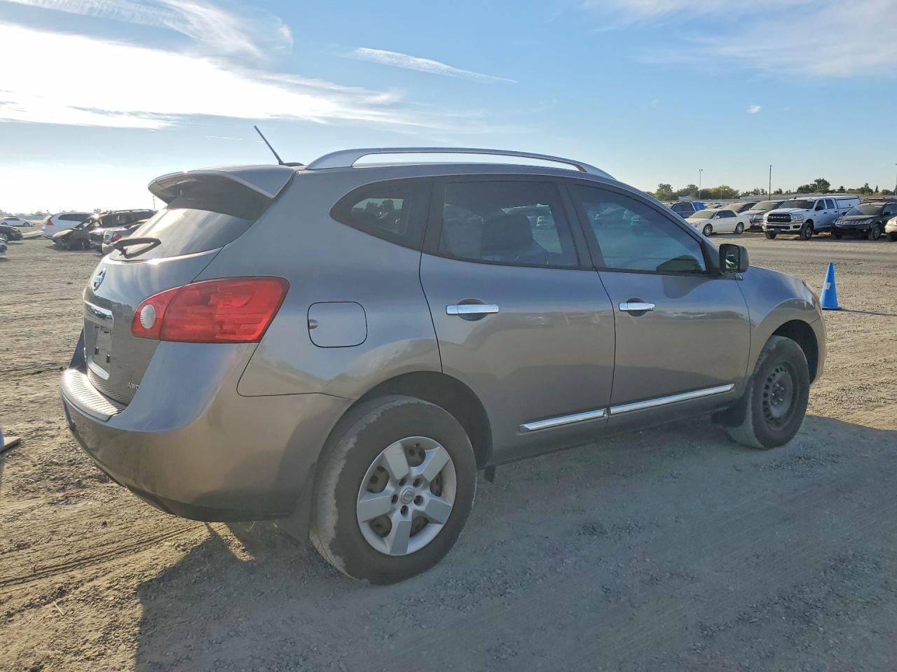 JN8AS5MV1EW711622 · 2014 NISSAN ROGUE SELECT · 3/13