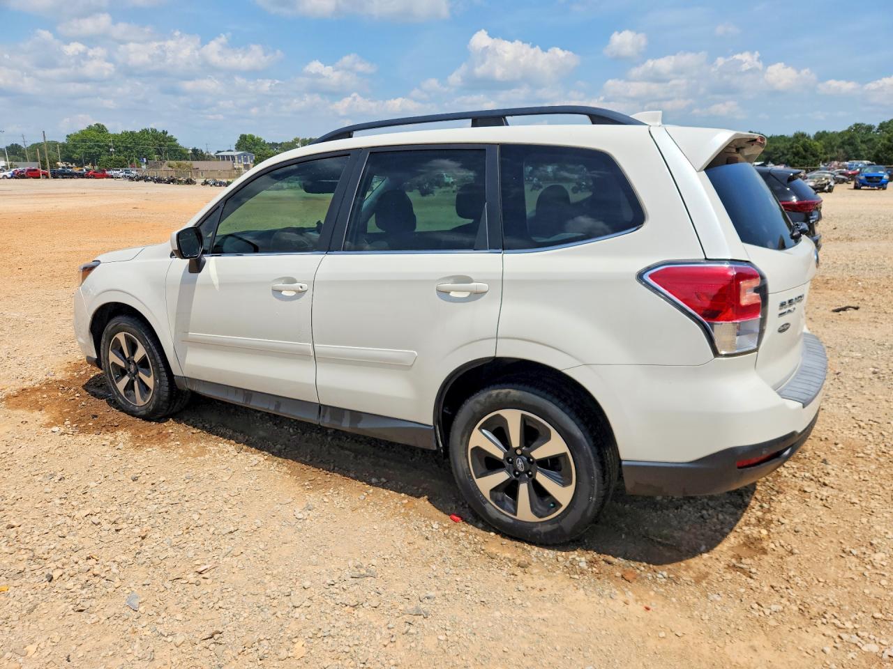 JF2SJARCXJH543868 · 2018 SUBARU FORESTER · 2/13